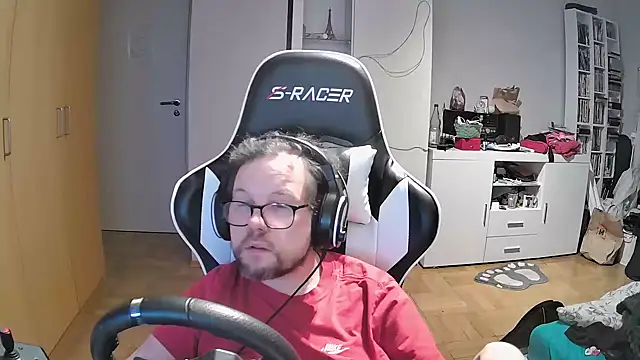 larsgessner30 online show from October 2025 09:39:02 PM