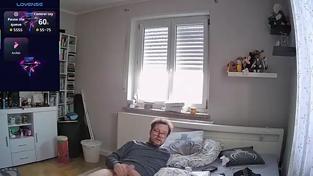 Snapshot of larsgessner30 chatting on March 2026 03:27:01 PM larsgessner30 online show from March 2026 03:27:01 PM