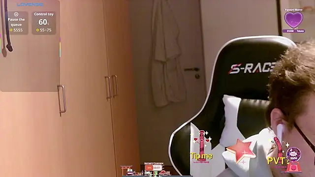 Snapshot of larsgessner30 chatting on April 2026 07:00:01 PM larsgessner30 online show from April 2026 07:00:01 PM