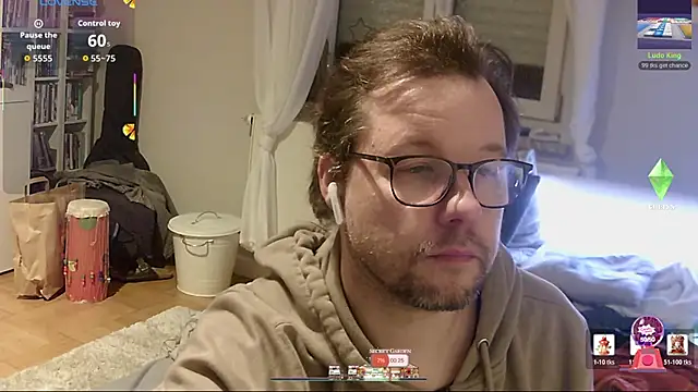 Snapshot of larsgessner30 chatting on April 2026 01:19:02 AM larsgessner30 online show from April 2026 01:19:02 AM