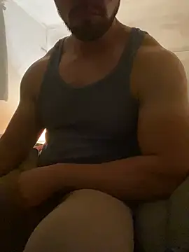 Snapshot of FumesClouds chatting on December 2024 12:27:01 PM FumesClouds online show from December 2024 12:27:01 PM