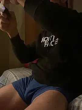 Snapshot of FumesClouds chatting on December 2024 01:03:01 PM FumesClouds online show from December 2024 01:03:01 PM