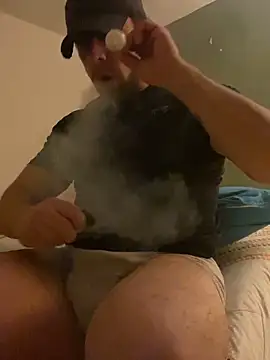 Snapshot of FumesClouds chatting on January 2025 09:13:02 AM FumesClouds online show from January 2025 09:13:02 AM