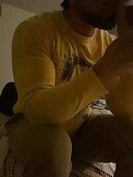 Snapshot of FumesClouds chatting on February 2025 12:47:02 PM FumesClouds online show from February 2025 12:47:02 PM