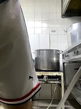 Snapshot of FumesClouds chatting on September 2025 01:22:02 PM FumesClouds online show from September 2025 01:22:02 PM