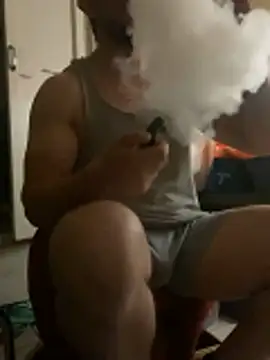 Snapshot of FumesClouds chatting on November 2025 12:39:02 PM FumesClouds online show from November 2025 12:39:02 PM