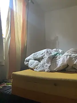 Snapshot of FumesClouds chatting on November 2025 05:36:02 PM FumesClouds online show from November 2025 05:36:02 PM