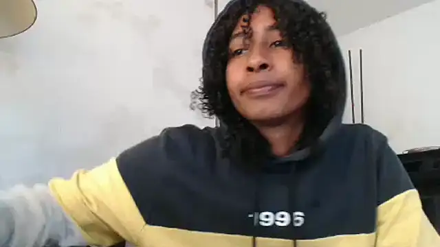 yohatinelly07 online show from November 2025 04:12:02 PM