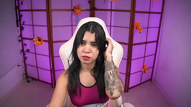 its lola24 online show from October 2025 12:38:01 AM