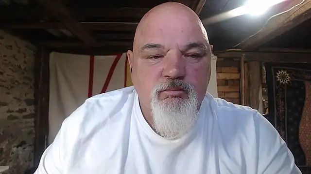 Newfiesausage1972 online show from July 2026 11:41:02 AM
