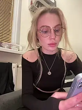 meanexx online show from December 2024 09:55:01 PM