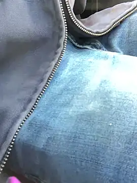 1BeautyN1Beast online show from December 2024 04:43:01 PM