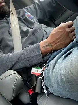 1BeautyN1Beast online show from October 2025 01:11:01 PM