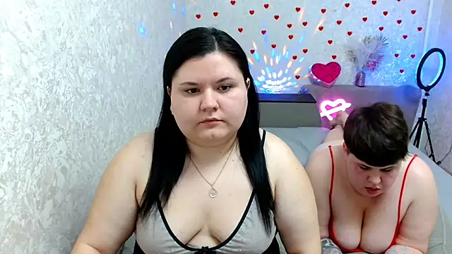 BeckyAndHellen online show from February 2025 07:52:01 PM