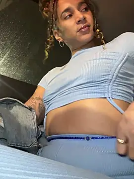 Snapshot of Shuggabutt chatting on December 2024 09:22:01 AM Shuggabutt online show from December 2024 09:22:01 AM