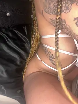 Snapshot of Shuggabutt chatting on January 2025 01:21:01 PM Shuggabutt online show from January 2025 01:21:01 PM