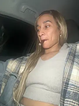 Snapshot of Shuggabutt chatting on February 2025 06:32:02 AM Shuggabutt online show from February 2025 06:32:02 AM