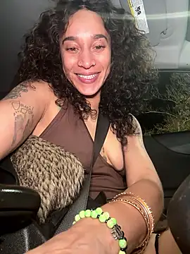 Snapshot of Shuggabutt chatting on January 2026 02:15:01 AM Shuggabutt online show from January 2026 02:15:01 AM