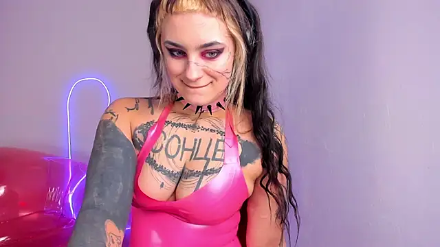 lady sontse  online show from February 2025 04:05:02 PM