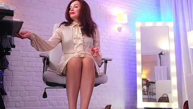 Snapshot of Nylon_Legs chatting on December 2025 09:46:02 PM Nylon Legs online show from December 2025 09:46:02 PM