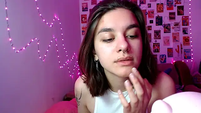 Snapshot of Celine_Dionn chatting on December 2024 12:01:02 PM Celine Dionn online show from December 2024 12:01:02 PM