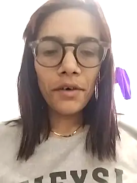 Snapshot of Yaumiko chatting on January 2025 01:40:01 PM Yaumiko online show from January 2025 01:40:01 PM