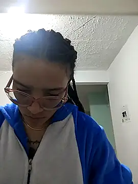 Snapshot of Yaumiko chatting on April 2026 11:11:02 AM Yaumiko online show from April 2026 11:11:02 AM