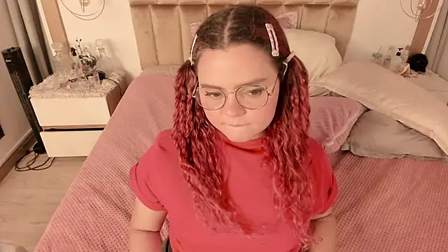 Twwiiggy online show from March 2025 02:14:02 AM