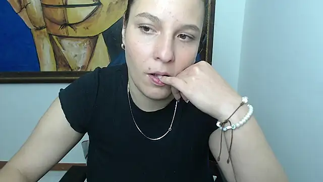 Snapshot of alexia_87 chatting on March 2026 01:44:02 AM alexia 87 online show from March 2026 01:44:02 AM