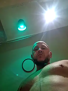 Snapshot of RomWoolf chatting on December 2024 11:47:01 PM RomWoolf online show from December 2024 11:47:01 PM