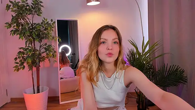 stay with alice online show from September 2025 01:44:02 PM