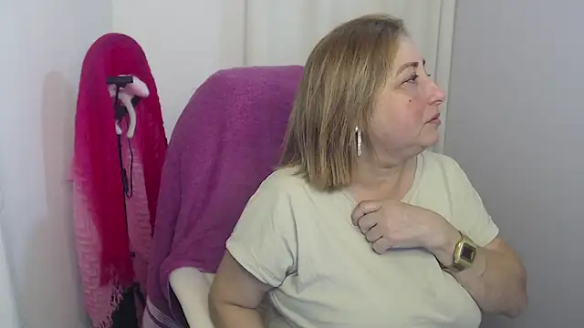 paiper halliwey online show from January 2025 11:50:01 PM