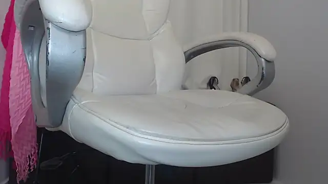 paiper halliwey online show from March 2025 05:28:02 PM