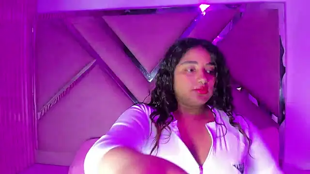 Sofia Hernandez  online show from October 2025 03:25:01 AM