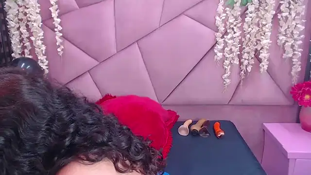 Snapshot of Sofia_Hernandez_ chatting on April 2026 01:45:02 PM Sofia Hernandez online show from April 2026 01:45:02 PM