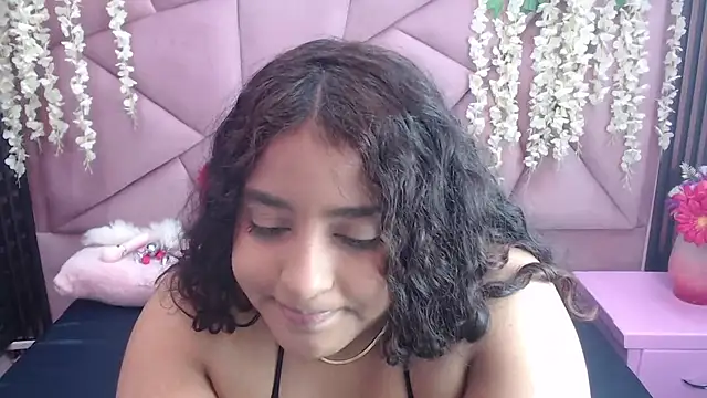 Snapshot of Sofia_Hernandez_ chatting on April 2026 01:34:02 PM Sofia Hernandez online show from April 2026 01:34:02 PM