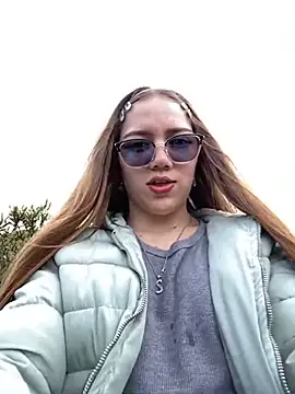 Snapshot of melody-dy chatting on March 2025 09:35:01 PM melody-dy online show from March 2025 09:35:01 PM