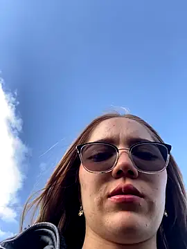 Snapshot of melody-dy chatting on September 2025 10:10:02 PM melody-dy online show from September 2025 10:10:02 PM