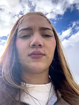 Snapshot of melody-dy chatting on September 2025 09:04:02 PM melody-dy online show from September 2025 09:04:02 PM