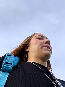 Snapshot of melody-dy chatting on October 2025 09:49:01 PM melody-dy online show from October 2025 09:49:01 PM