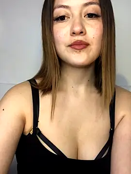 Angela Torres  online show from October 2025 05:12:02 PM