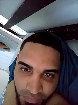 luismanuel 1998 online show from November 2025 02:41:01 PM