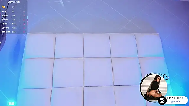 danii hill  online show from October 2025 04:05:01 AM