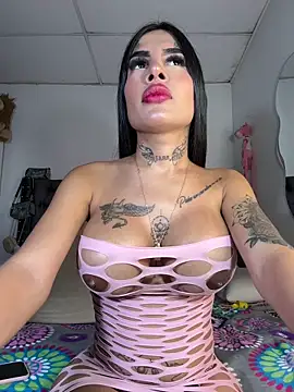 saragill323 online show from December 2025 02:43:02 AM