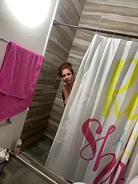 Snapshot of ladycreamypr2 chatting on February 2026 01:29:02 AM ladycreamypr2 online show from February 2026 01:29:02 AM