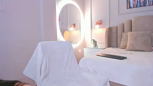 aria greco online show from December 2024 02:43:01 AM