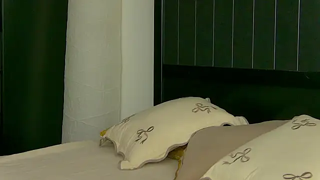 Yanira Muslim online show from April 2026 04:10:02 AM