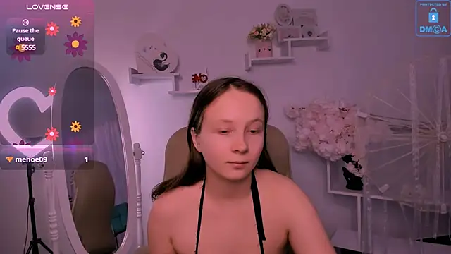 Snapshot of Ketrin_n_ chatting on February 2025 01:38:01 PM Ketrin n  online show from February 2025 01:38:01 PM