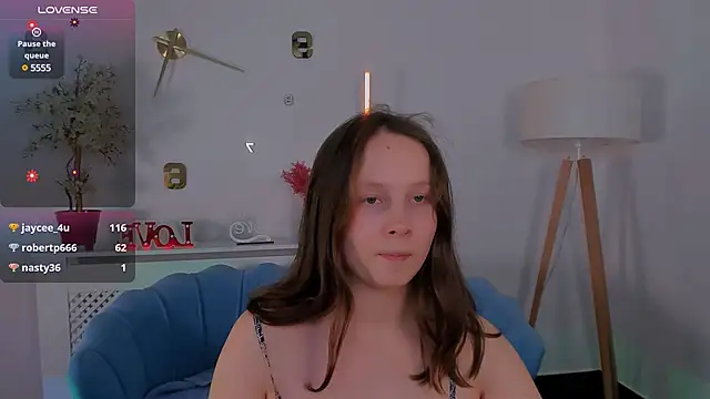 Snapshot of Ketrin_n_ chatting on February 2025 12:27:02 PM Ketrin n  online show from February 2025 12:27:02 PM