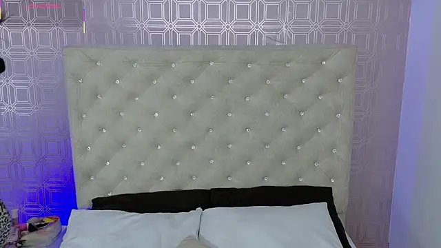 Sara Desire online show from September 2025 12:18:01 PM